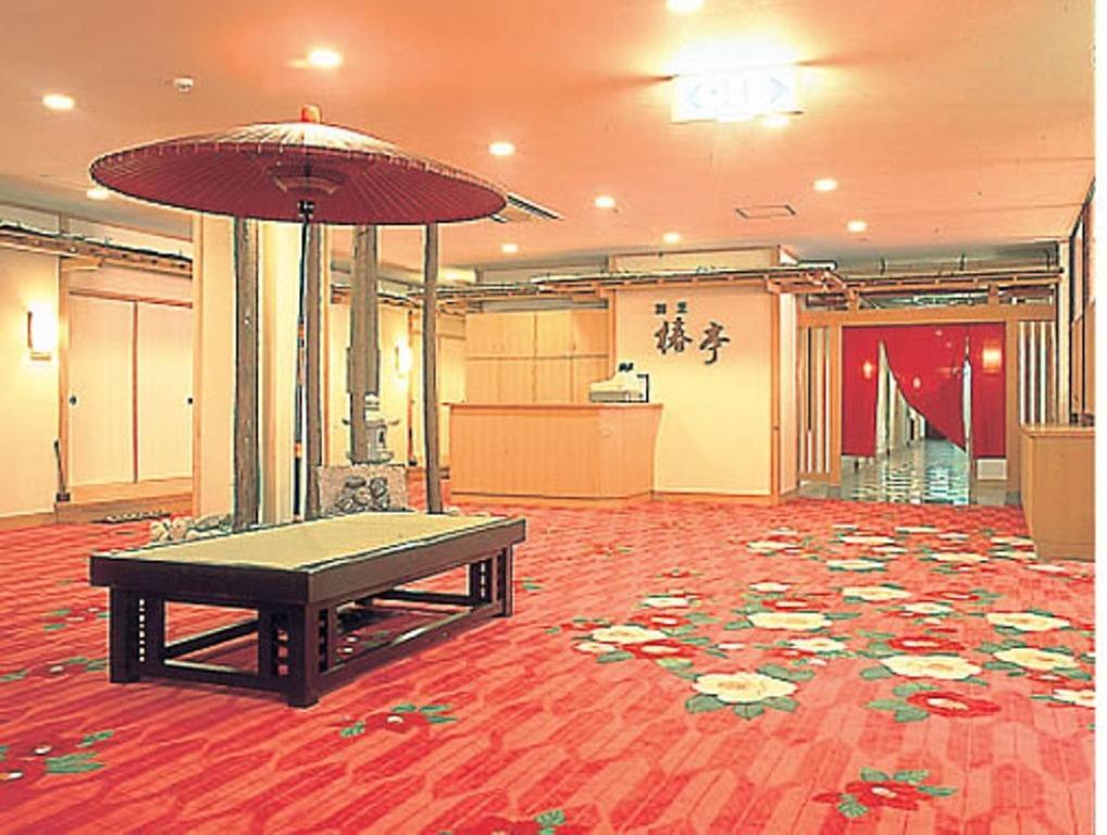 Hotel Tsubakikan Honkan Macujama Kültér fotó