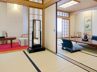 Hotel Tsubakikan Honkan Macujama Kültér fotó