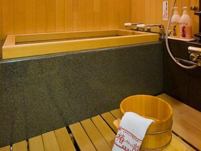 Hotel Tsubakikan Honkan Macujama Kültér fotó