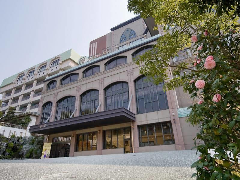 Hotel Tsubakikan Honkan Macujama Kültér fotó